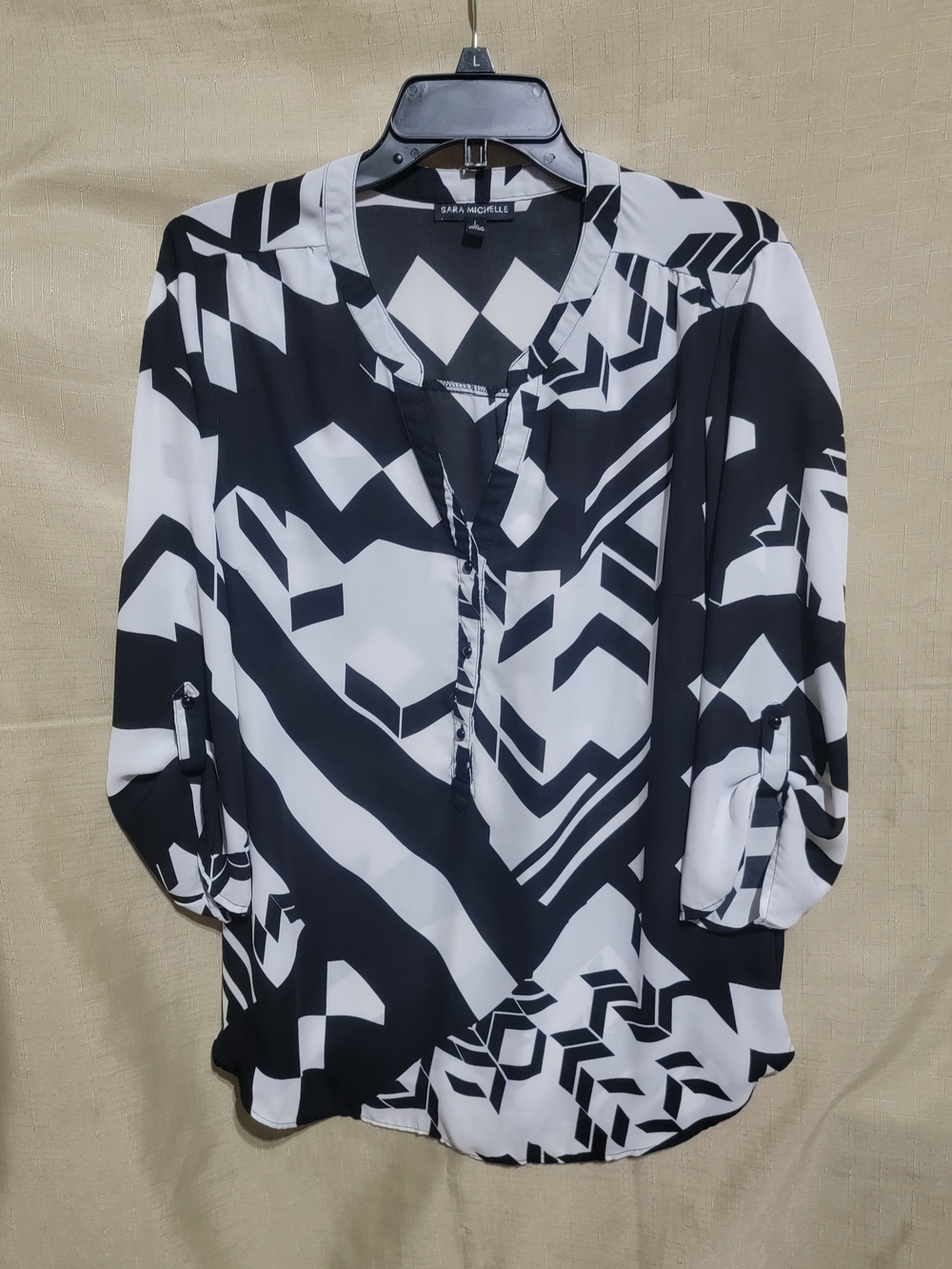 Sara Michelle Black & White Abstract Geometric Pullover Blouse
